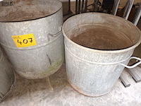 Lot 407 - ketels in zink. 4 stuks - afbeelding 2 van  3