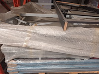 Lot 407 - metalen bedframes. 5 stuks - afbeelding 2 van  3