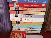 Lot 407 - romans danielle steel. 15 stuks - afbeelding 2 van  3