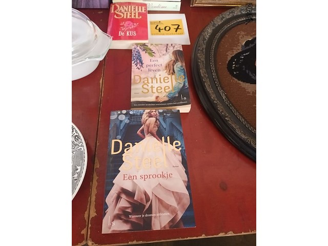 Lot 407 - romans danielle steel. 15 stuks - afbeelding 3 van  3