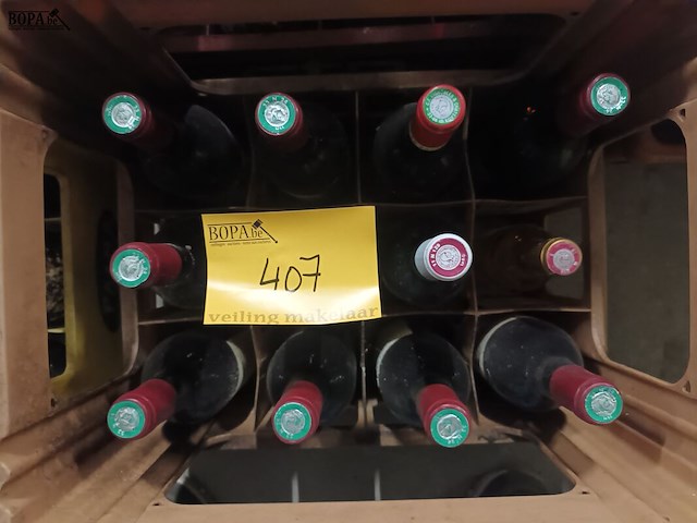 Lot 407 - wijnflessen in bak - afbeelding 5 van  5