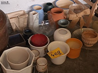 Lot 408 - bloempotten. 30 stuks - afbeelding 2 van  3