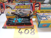 Lot 408 - corgi toys batmobile. 2 stuks - afbeelding 2 van  4