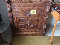 Lot 408 - mechelse kast - afbeelding 1 van  5