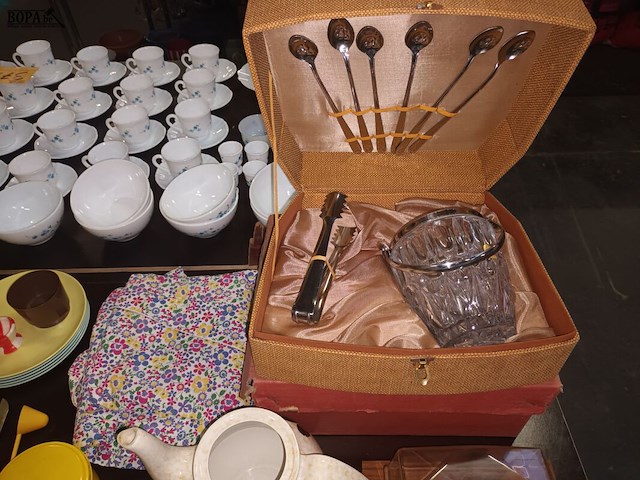 Lot 408 - retro decoratie en huisraad. 52 stuks - afbeelding 3 van  9