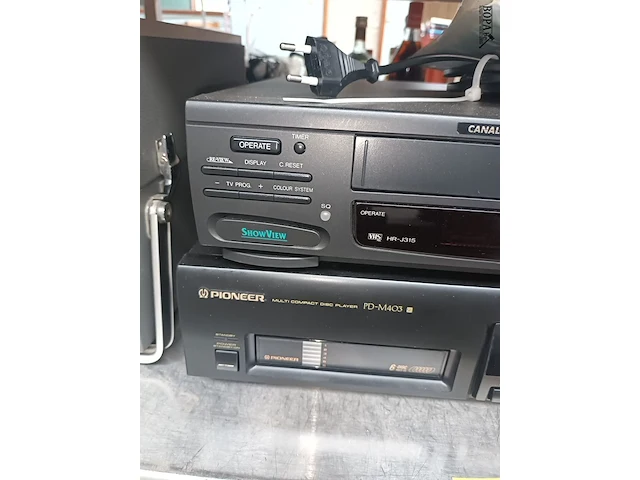 Lot 408 - videorecorder en dvd speler - afbeelding 2 van  4