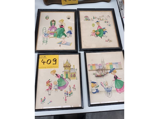 Lot 409 - kaders moeder met kinderen. 4 stuks - afbeelding 1 van  5
