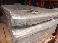 Lot 409 - metalen bedframes. 4 stuks - afbeelding 3 van  5