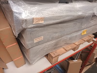 Lot 409 - metalen bedframes. 4 stuks - afbeelding 4 van  5