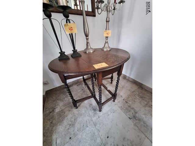 Lot 41 - antieke houten tafel - afbeelding 1 van  2