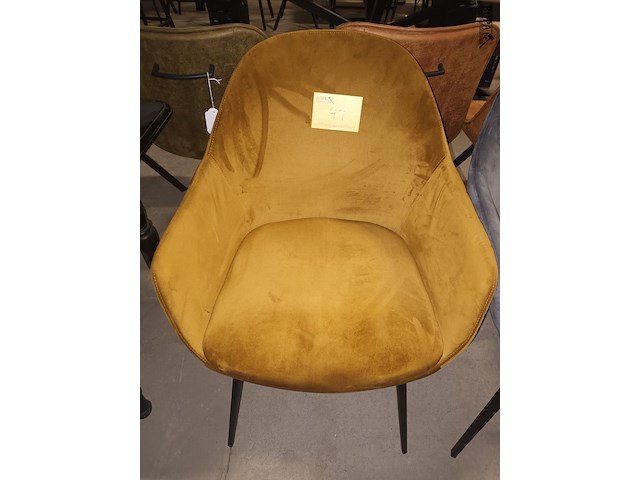 Lot 41 - armstoel diamond velvet. 2 stuks - afbeelding 2 van  5