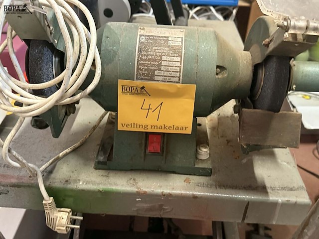 Lot 41 - bankslijpmachine rocket 150 elektrisch slijpen en polijsten - afbeelding 1 van  2