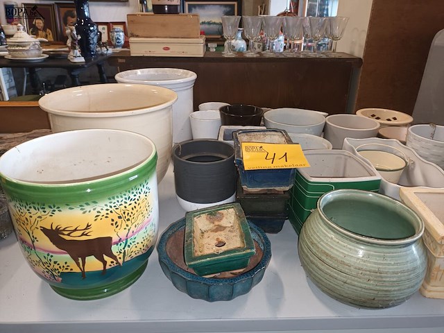 Lot 41 - bloempotten. 25 stuks - afbeelding 2 van  4