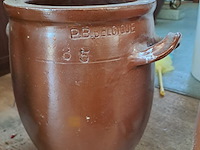 Lot 41 - bloempotten aardewerk voor buiten - afbeelding 4 van  5