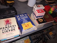 Lot 41 - boeken, kaarten en petanque ballen - afbeelding 1 van  5
