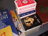 Lot 41 - boeken, kaarten en petanque ballen - afbeelding 4 van  5