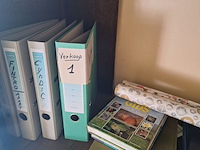 Lot 41 - boeken, mappen, verpakpapier. 10 stuks - afbeelding 3 van  3
