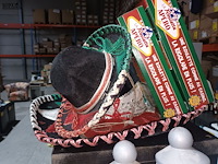 Lot 41 - hoeden en drankspelletjes - afbeelding 2 van  2