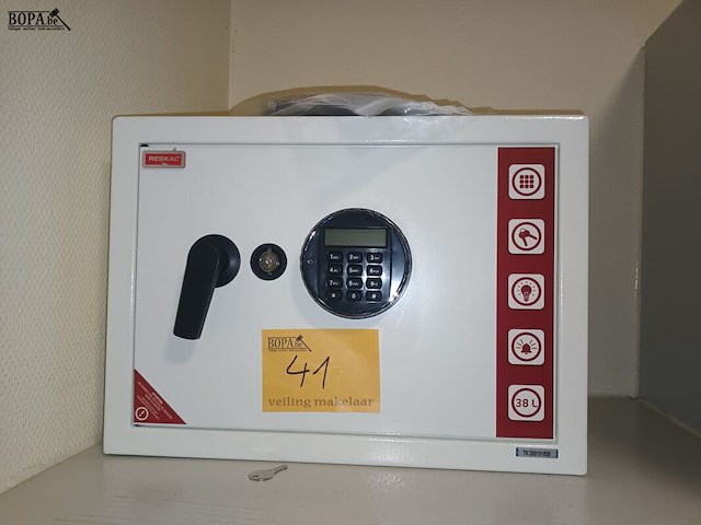 Lot 41 - kluis reskal - afbeelding 1 van  2