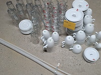 Lot 41 - koffieservies rode pelikaan - afbeelding 1 van  2