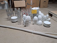 Lot 41 - koffieservies rode pelikaan - afbeelding 2 van  2