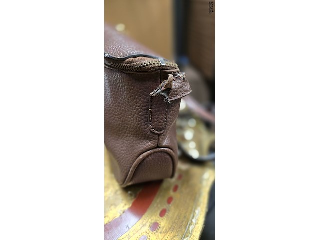 Lot 41 - lederen handtas met signatuur d (delvaux) - afbeelding 4 van  6