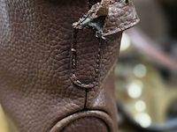 Lot 41 - lederen handtas met signatuur d (delvaux) - afbeelding 4 van  6