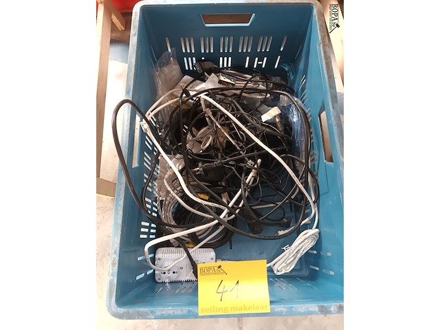 Lot 41 - lot telecom kabels - afbeelding 1 van  3