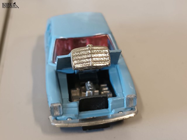 Lot 41 - modelauto’s chocolade jacques. 3 stuks - afbeelding 10 van  16