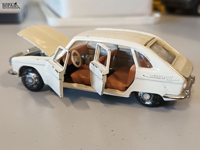 Lot 41 - modelauto’s chocolade jacques. 3 stuks - afbeelding 14 van  16