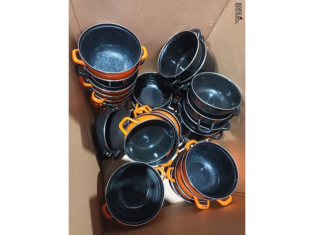 Lot 41 - mosselpotten. 38 stuks - afbeelding 1 van  3