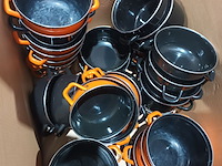 Lot 41 - mosselpotten. 38 stuks - afbeelding 1 van  3