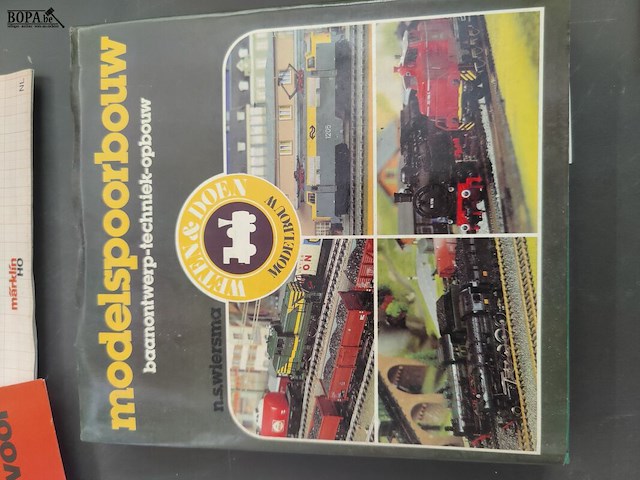 Lot 41 - pocketboek en modelspoorgidsen - afbeelding 5 van  5