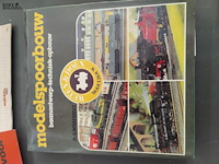 Lot 41 - pocketboek en modelspoorgidsen - afbeelding 5 van  5