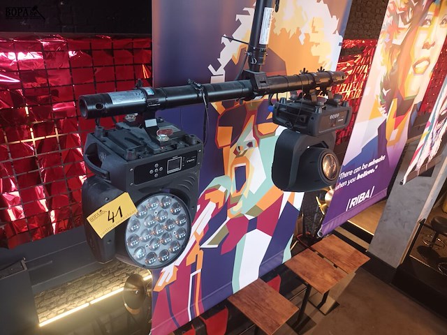 Lot 41 - professioneel partylight en beamspot nicols - afbeelding 1 van  5