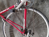 Lot 41 - rode bh gavia racefiets - verzamelobject - afbeelding 2 van  4