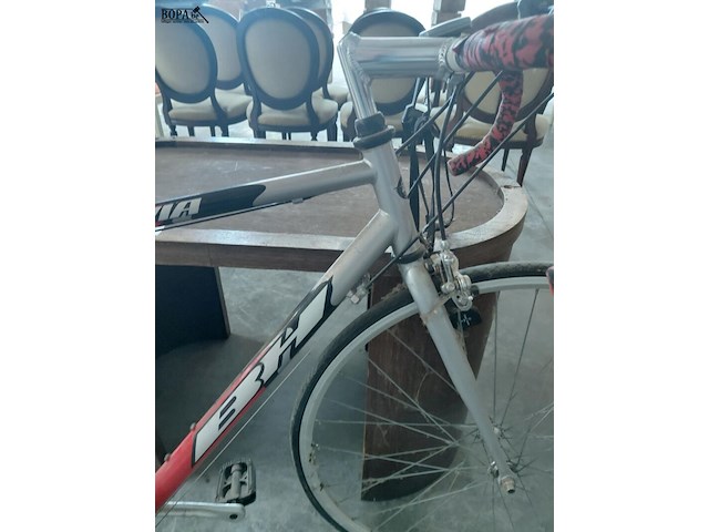 Lot 41 - rode bh gavia racefiets - verzamelobject - afbeelding 4 van  4