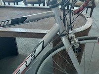 Lot 41 - rode bh gavia racefiets - verzamelobject - afbeelding 4 van  4