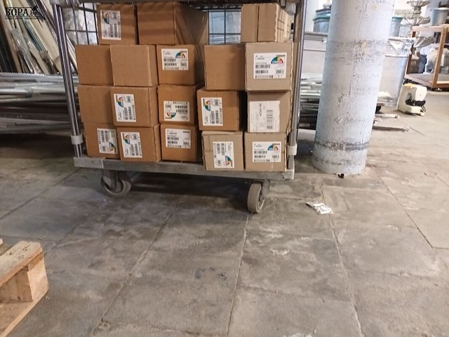 Lot 41 - rolcontainer - afbeelding 2 van  2