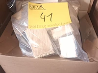 Lot 41 - rookhout chunks esdoorn 1 kg. 17 stuks - afbeelding 3 van  3