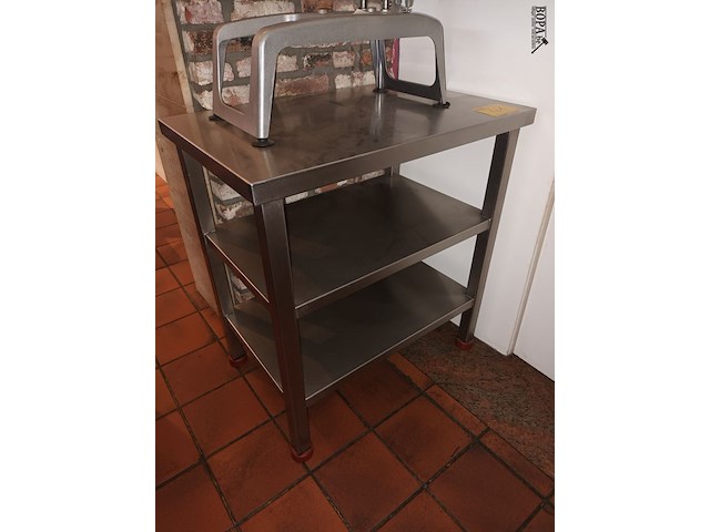 Lot 41 - rvs werktafel - afbeelding 1 van  3