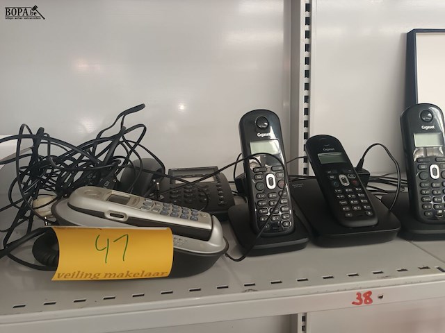 Lot 41 - telefoontoestellen. 6 stuks - afbeelding 1 van  3