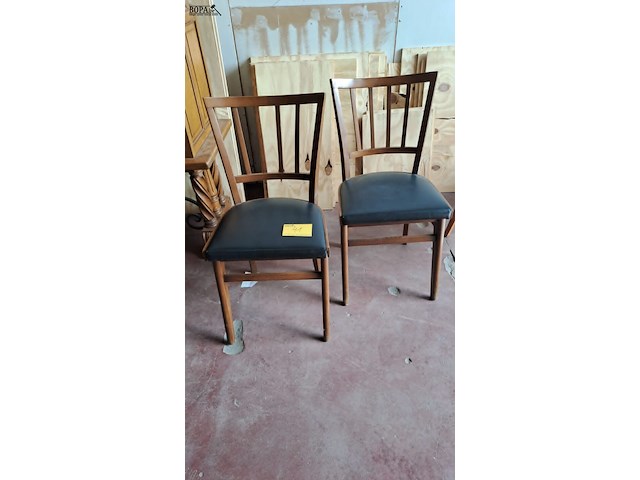Lot 41 - vintage houten stoelen met zwarte skai '60 - frame met spake - afbeelding 1 van  3