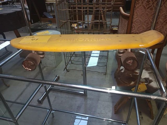 Lot 41 - vintage skateboard - afbeelding 3 van  4