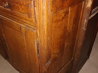 Lot 41 - volhouten dressoir kast - afbeelding 3 van  5