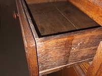 Lot 41 - volhouten dressoir kast - afbeelding 4 van  5