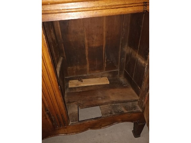 Lot 41 - volhouten dressoir kast - afbeelding 5 van  5