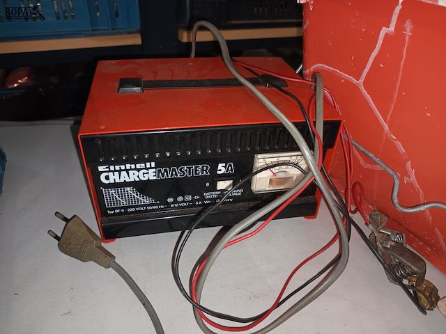 Lot 41 - werkmateriaal en batterijlader - afbeelding 2 van  7