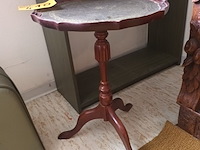 Lot 410 - bijzettafeltje - afbeelding 2 van  3