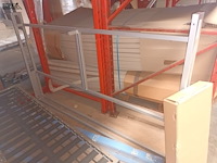 Lot 410 - metalen sofa frames en kussen - afbeelding 2 van  5